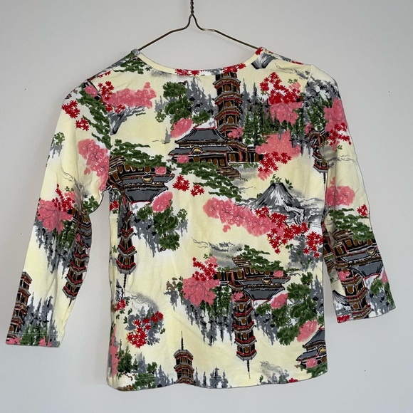 Quarter-length Sleeve 90s Top - Picture 2 of 5